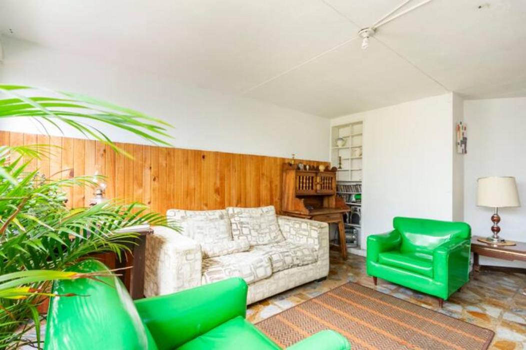 Homestay Anastasio Gutman House
